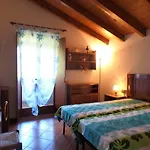 Isabel *
